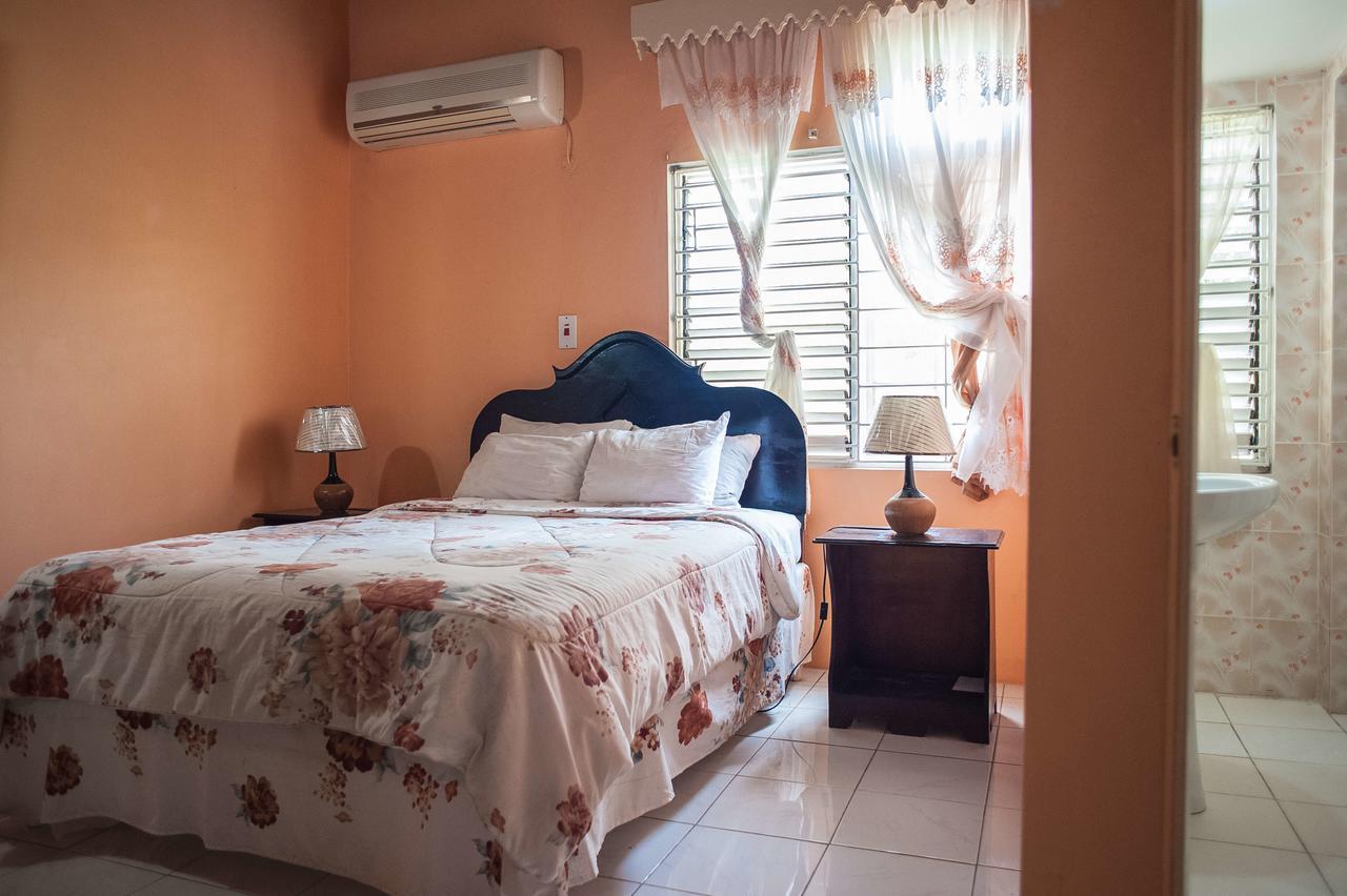Diamond Villa Guest House Montego Bay Luaran gambar